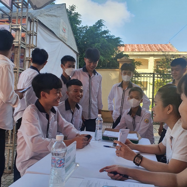 Kaizen tham gia ngày hội tư vấn tuyển sinh và ký kết hợp tác đào tạo, tuyển dụng lao động - Đô lương 04/2023